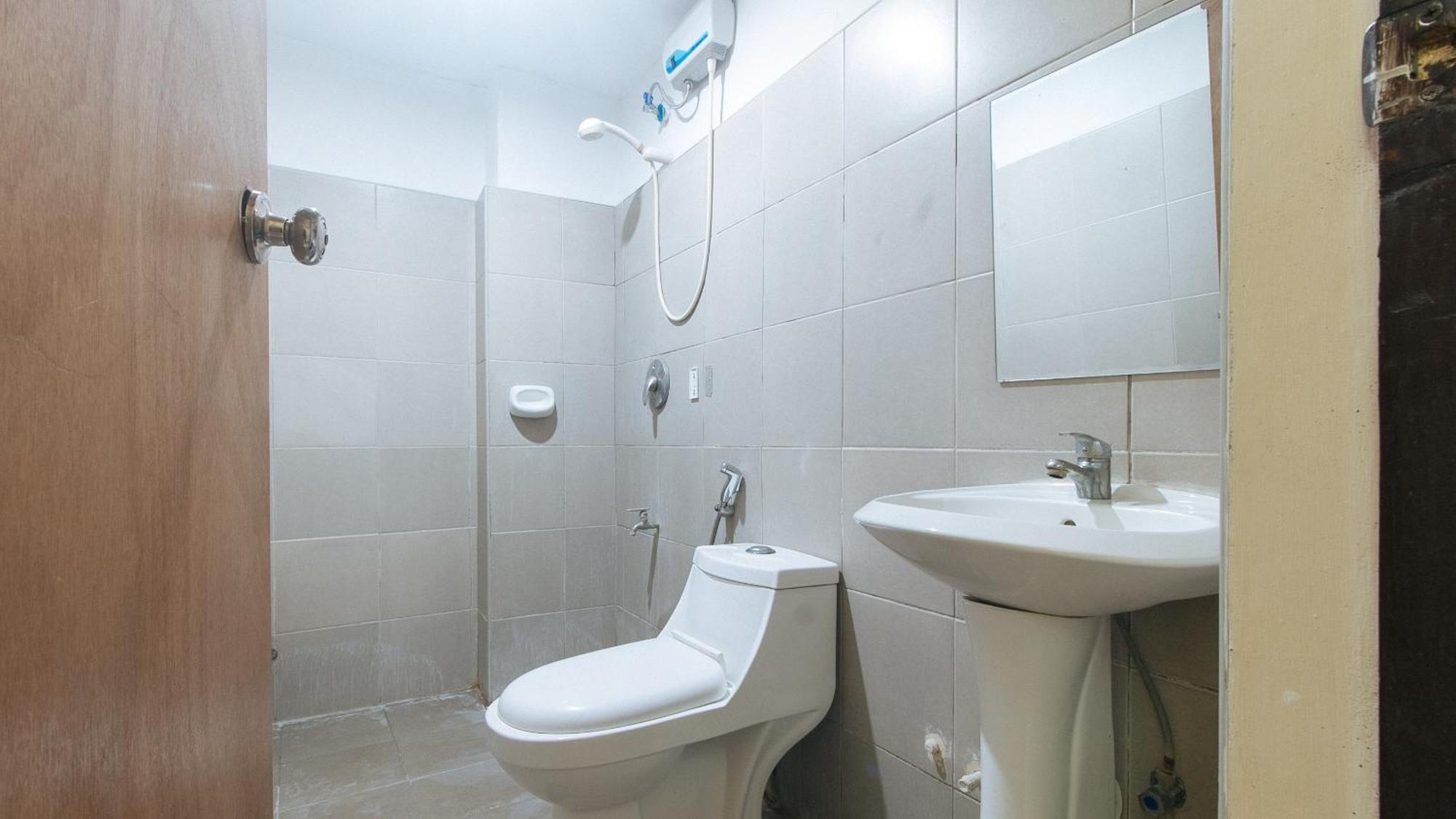 Reddoorz Near Sm City Muntinlupa San Pedro  Kültér fotó