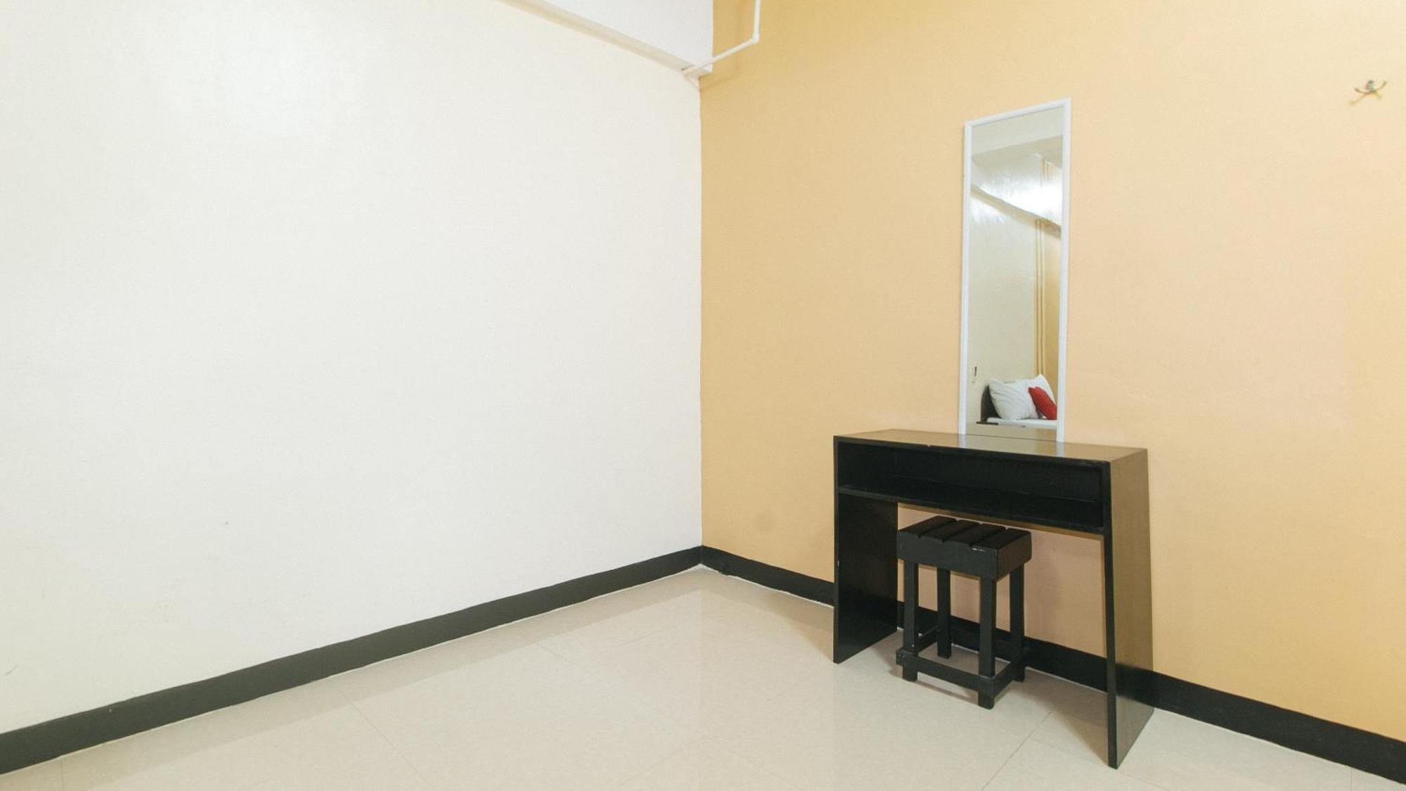 Reddoorz Near Sm City Muntinlupa San Pedro  Kültér fotó