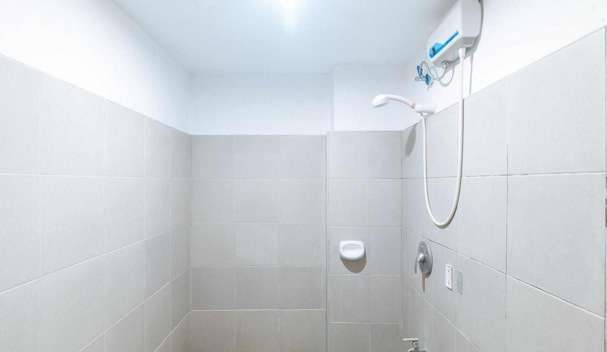 Reddoorz Near Sm City Muntinlupa San Pedro  Kültér fotó